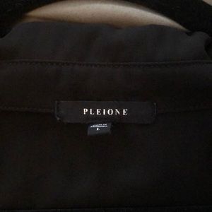 Woman blouse black